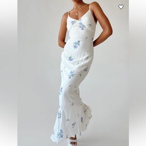 NWT! Princess Polly Maxi Dress w Blue Floral Size 0